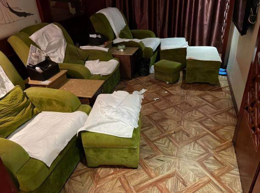 指熊猫足浴
