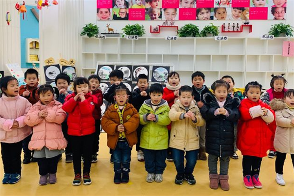 幼兒園招生認(rèn)真