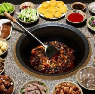 鄉(xiāng)村柴火灶臺(tái)雞安全