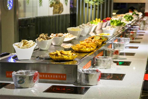 旋轉(zhuǎn)自助麻辣燙美味