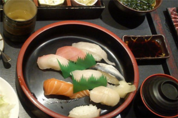 飯團(tuán)壽司店?duì)I養(yǎng)