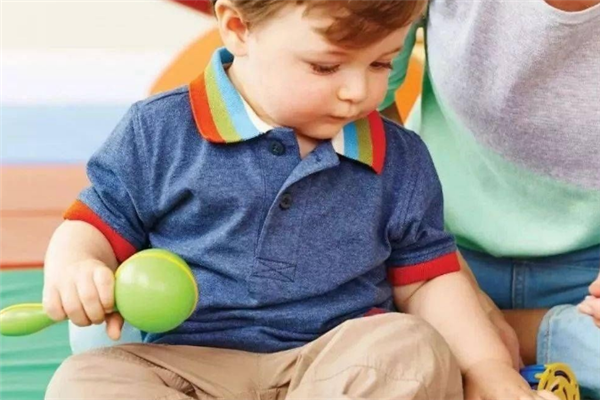 早教课认真