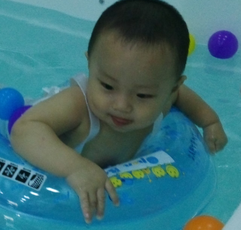 兒童嬰兒游泳館安全
