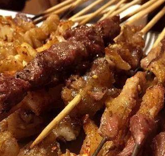 羊肉串夾燒餅新鮮