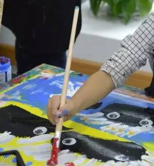 兒童繪畫培訓(xùn)師資雄厚