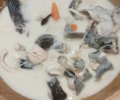 溢美德云南蒸汽石鍋魚
