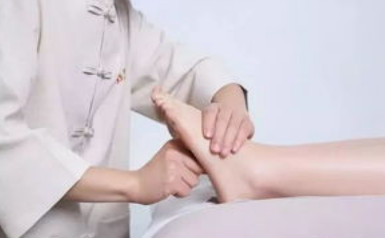 彭世修腳