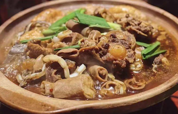 沙膽彪炭爐牛雜煲加盟