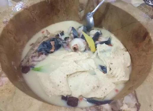 溢美德云南蒸汽石锅鱼