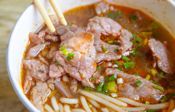 虞员外生烫牛肉米线