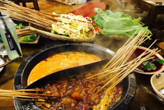 巷门里牛肉串串火锅