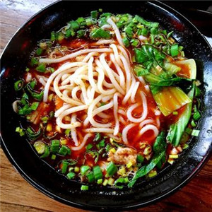 东北水饺重庆小面(重庆小面热量高还是饺子热量高)